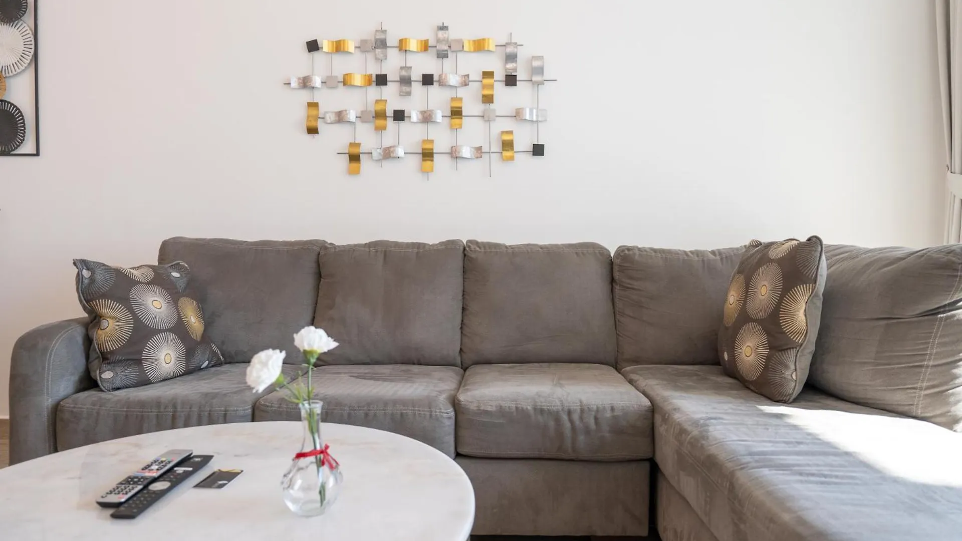 Luxury 1-Bedroom In Dubai Marina That Sleeps 2 Apartment