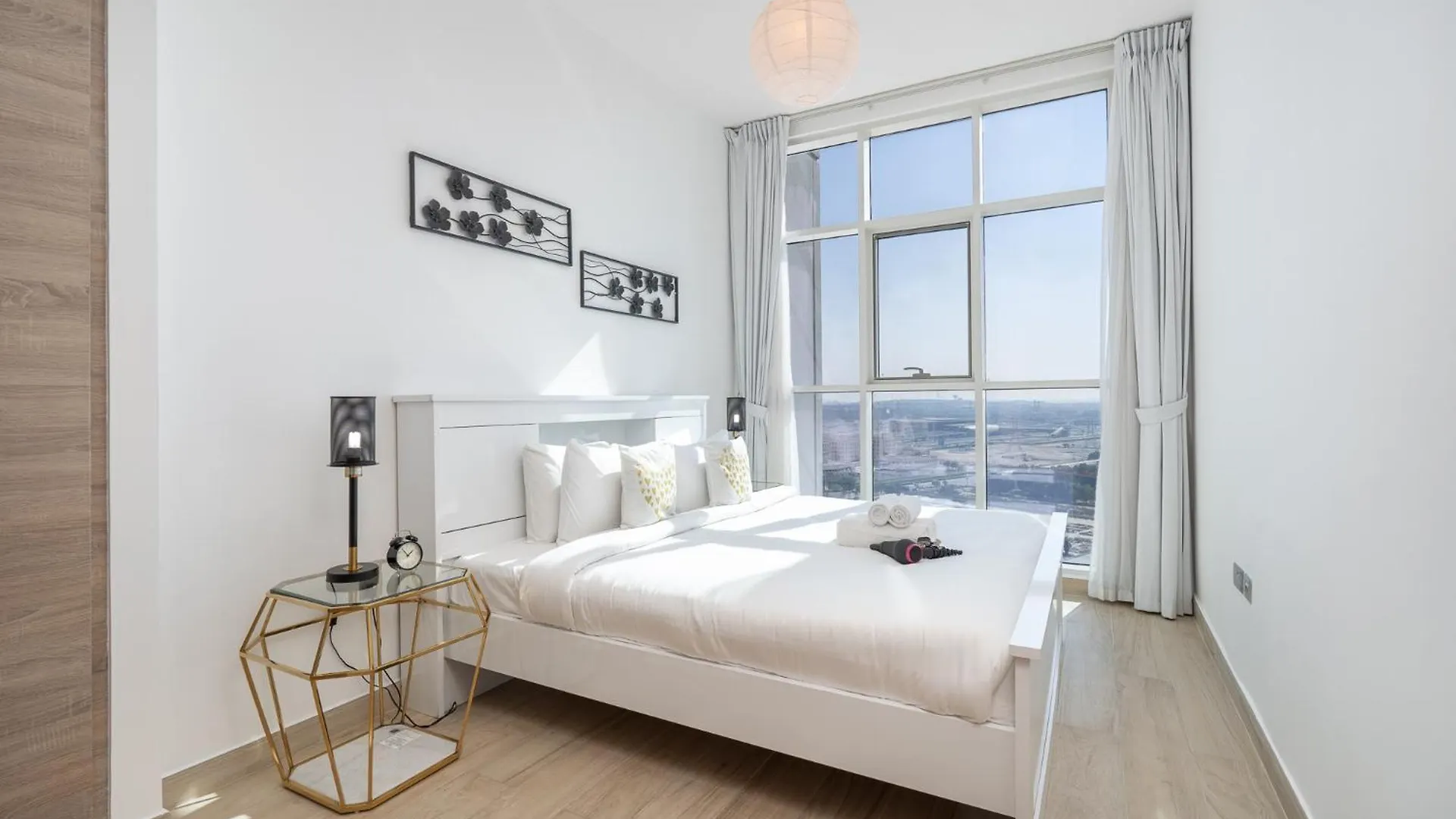 Luxury 1-Bedroom In Dubai Marina That Sleeps 2 0*,