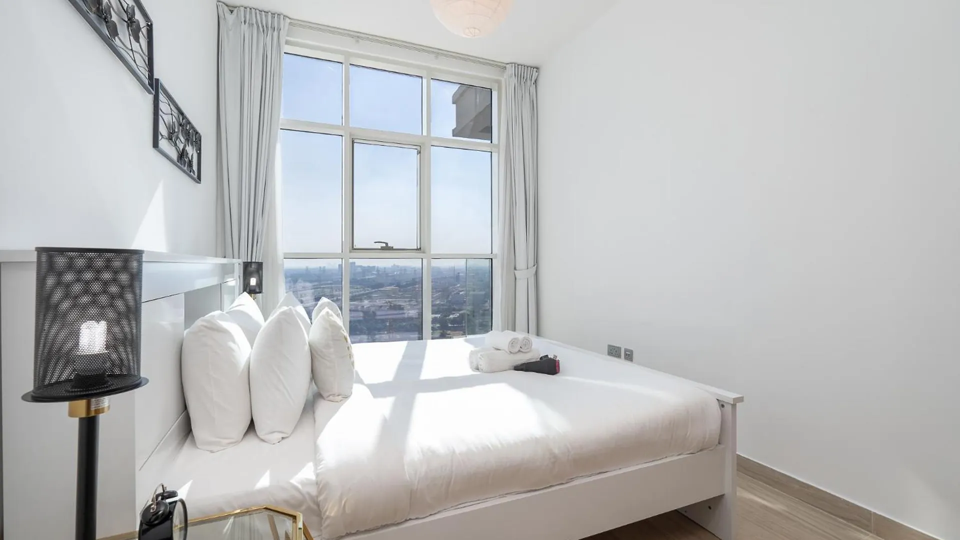 Luxury 1-Bedroom In Dubai Marina That Sleeps 2 Apartment