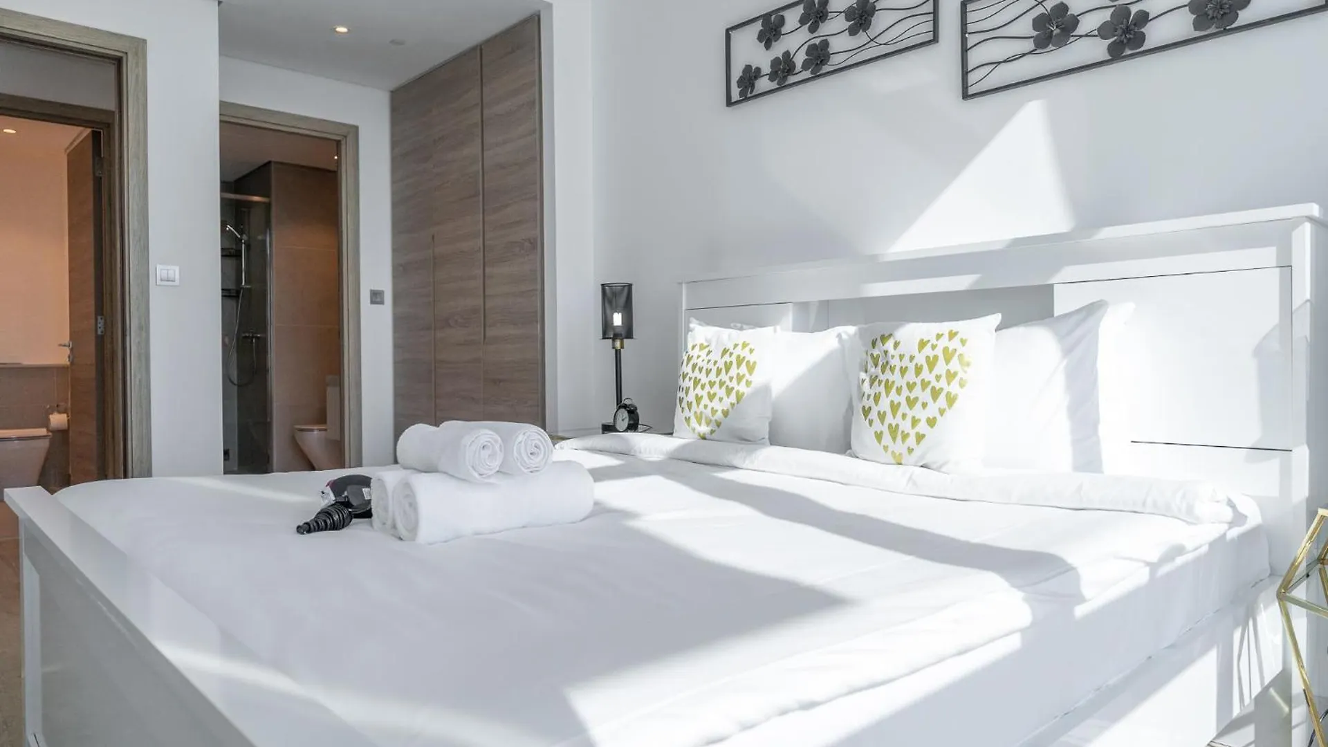 Luxury 1-Bedroom In Dubai Marina That Sleeps 2 United Arab Emirates