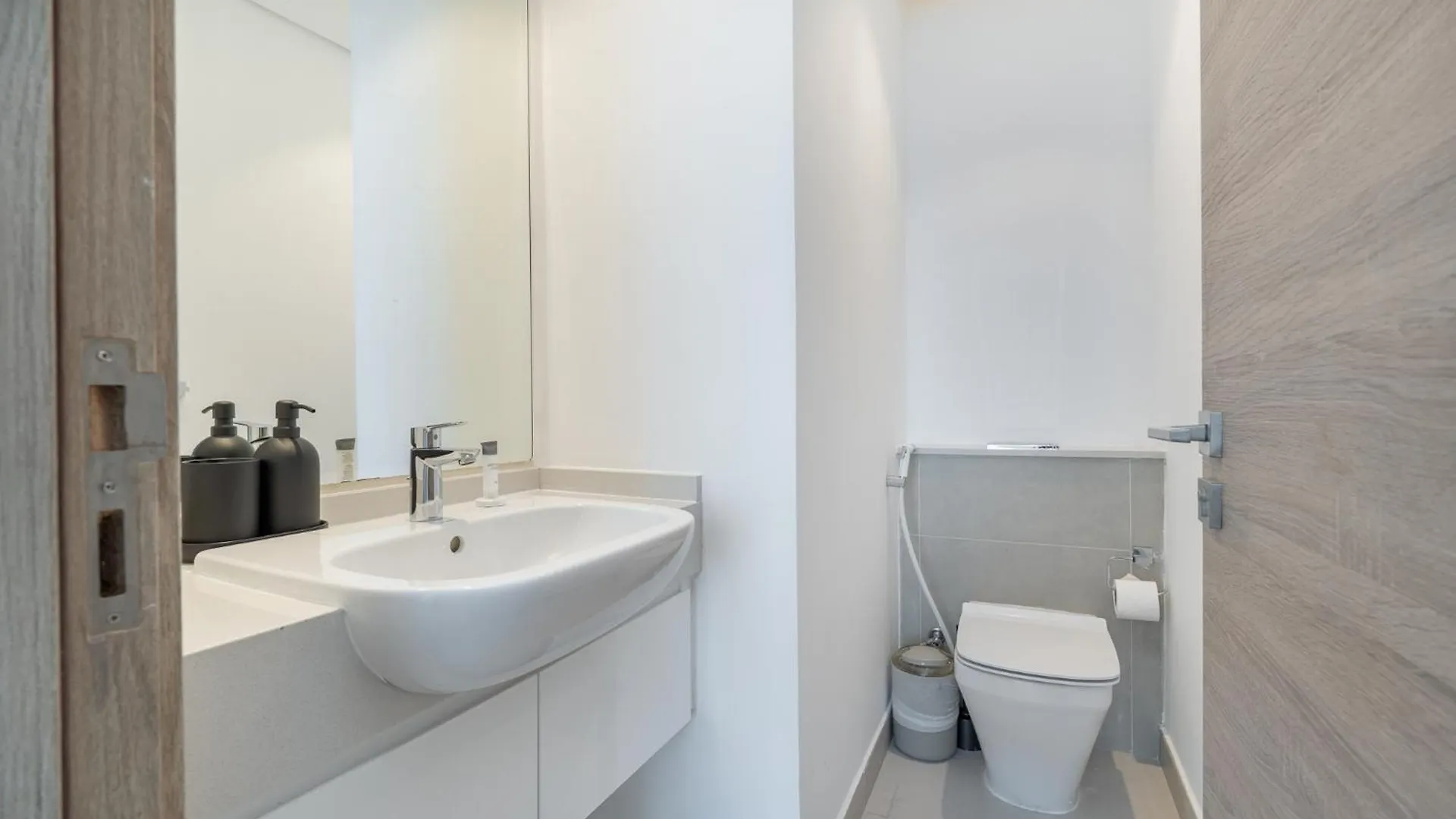 Luxury 1-Bedroom In Dubai Marina That Sleeps 2 United Arab Emirates